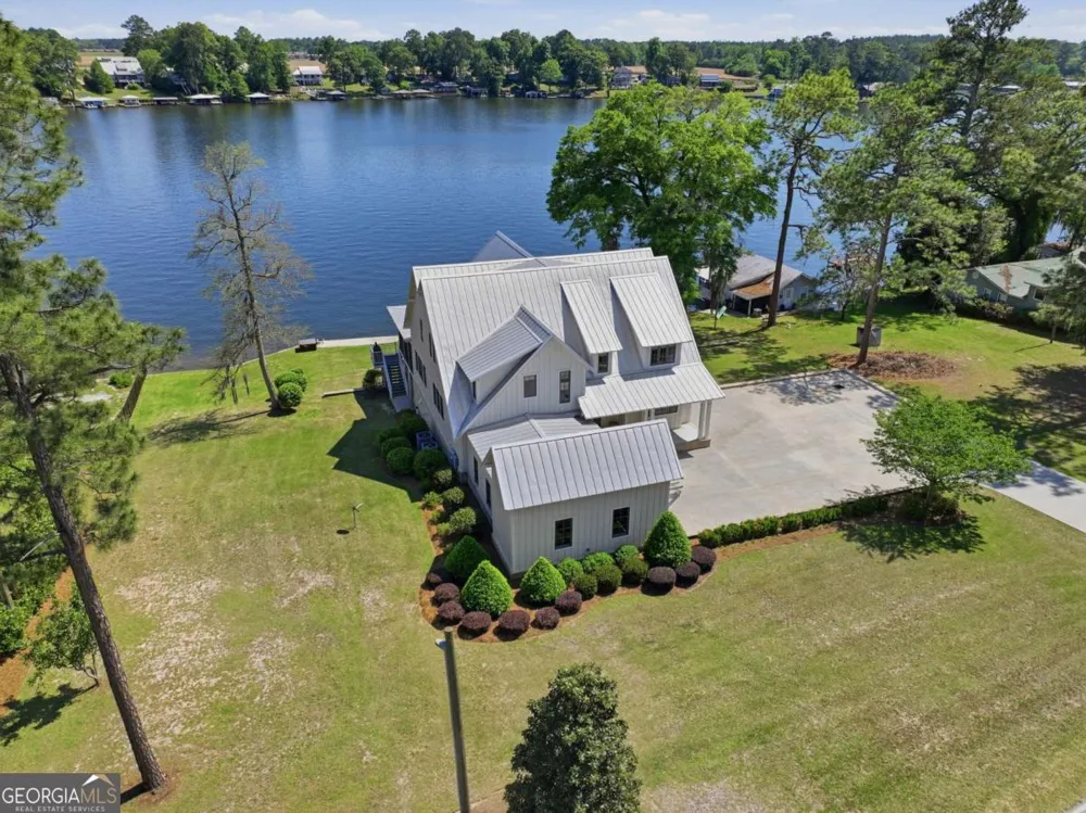 620 Lakeshore DR Cordele, GA 31015