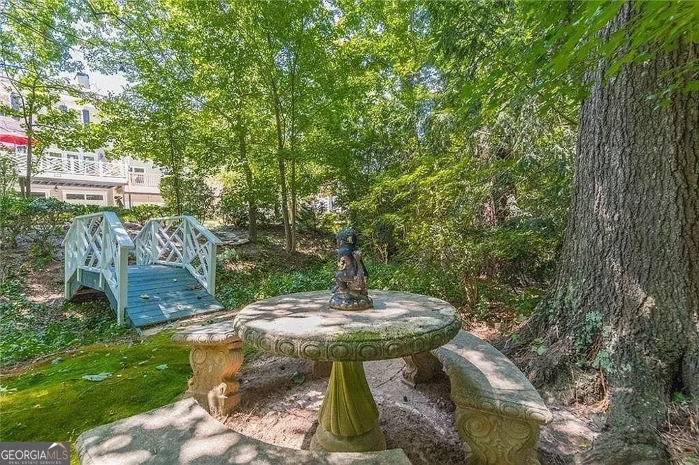 9385 Knollcrest BLVD Johns Creek, GA 30022