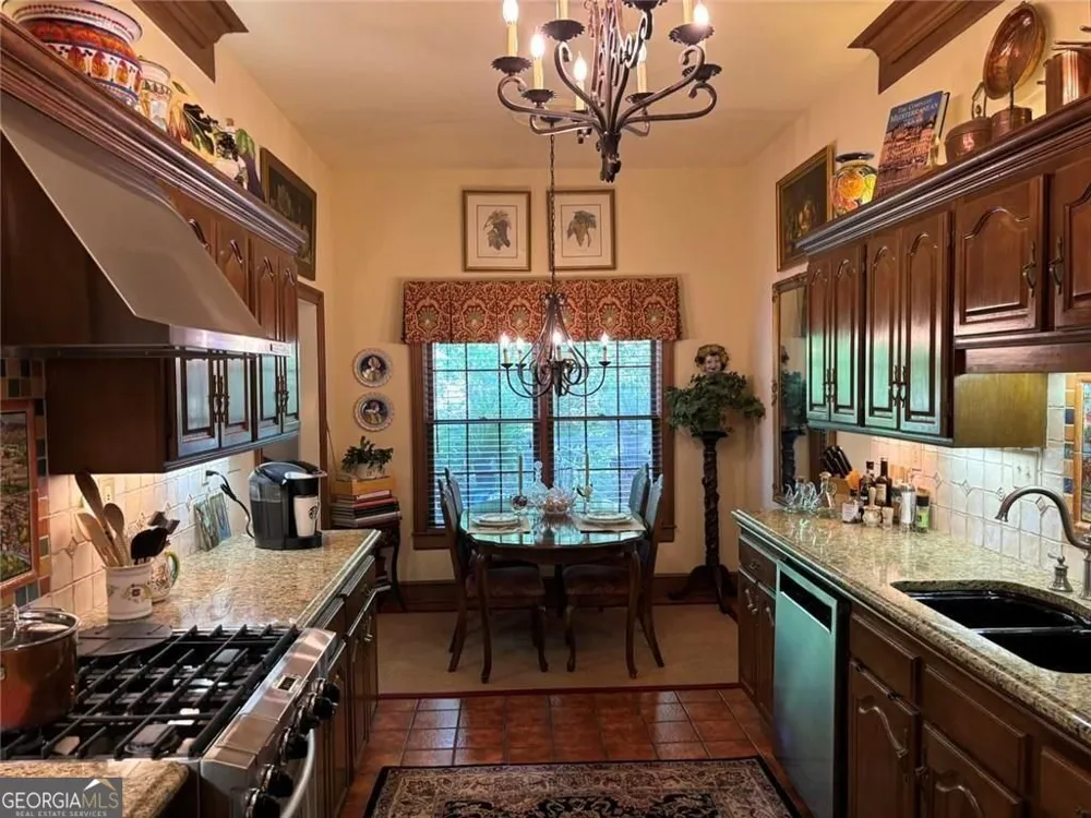 9385 Knollcrest BLVD Johns Creek, GA 30022