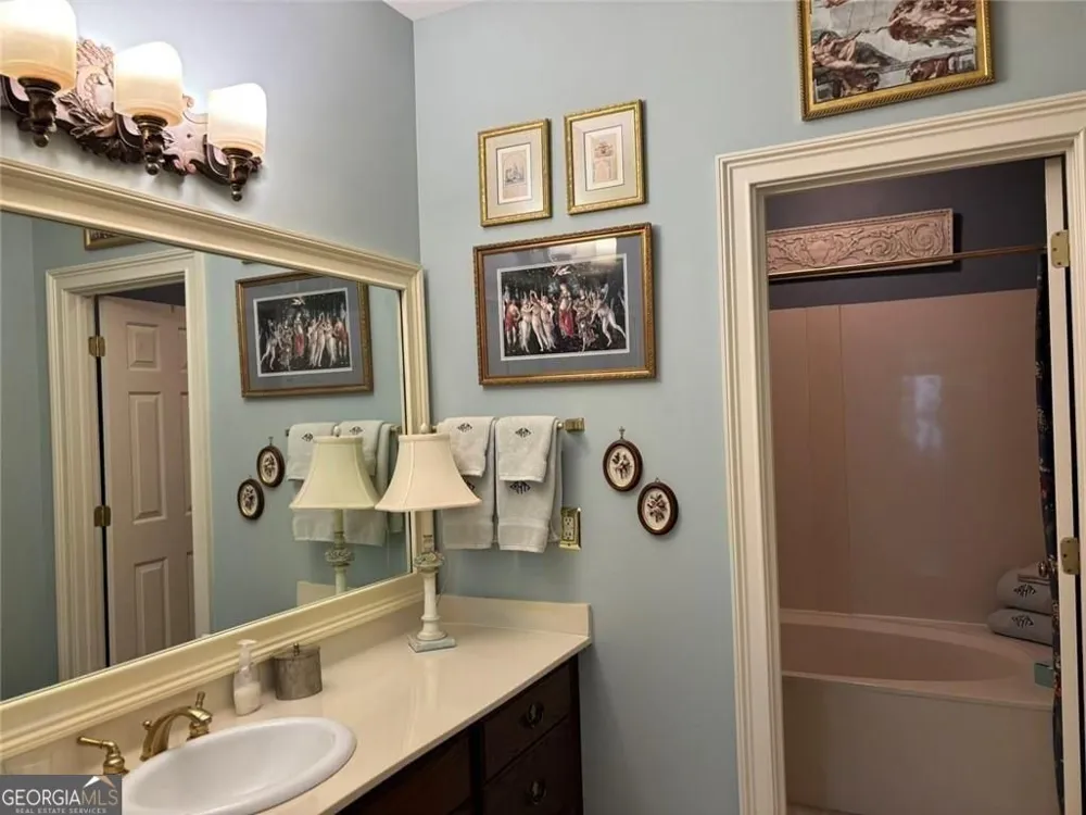 9385 Knollcrest BLVD Johns Creek, GA 30022
