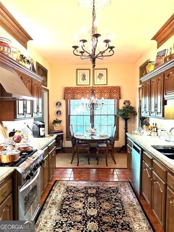 9385 Knollcrest BLVD Johns Creek, GA 30022
