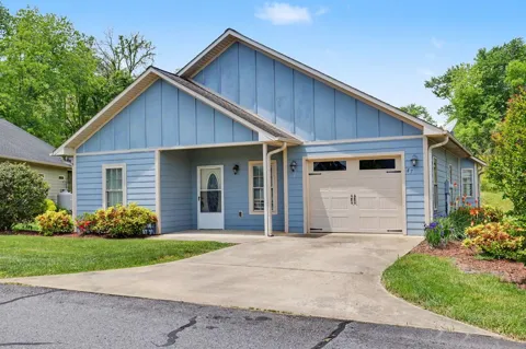 47 Riverwalk Circle