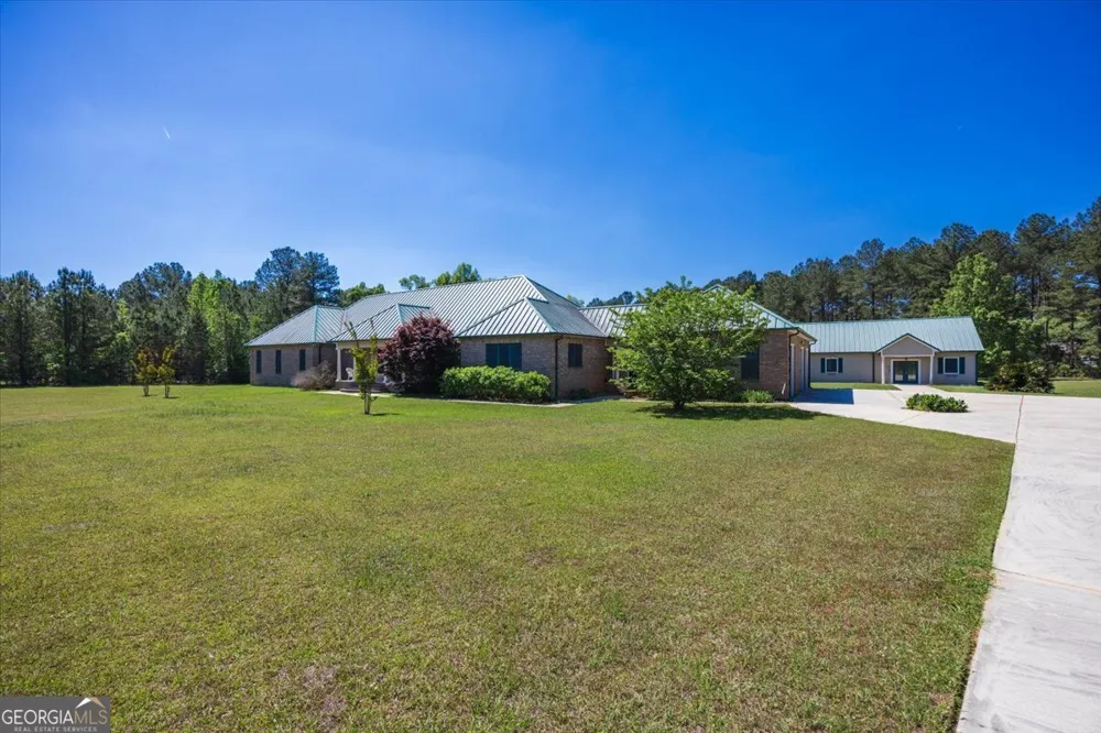 2415 Elko RD Elko, GA 31025