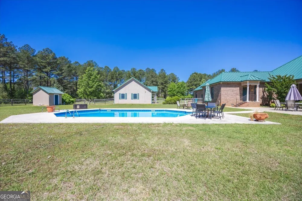 2415 Elko RD Elko, GA 31025