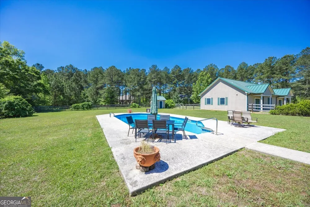 2415 Elko RD Elko, GA 31025