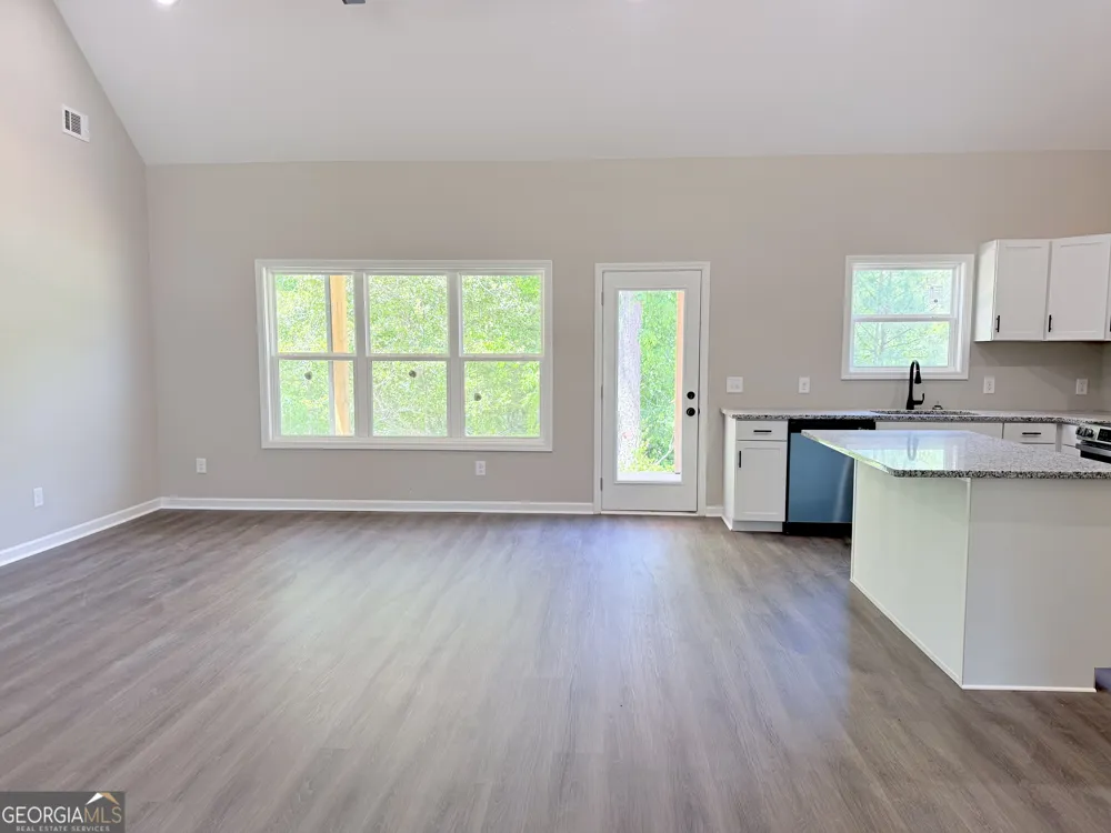 117 Mason RDG Barnesville, GA 30204