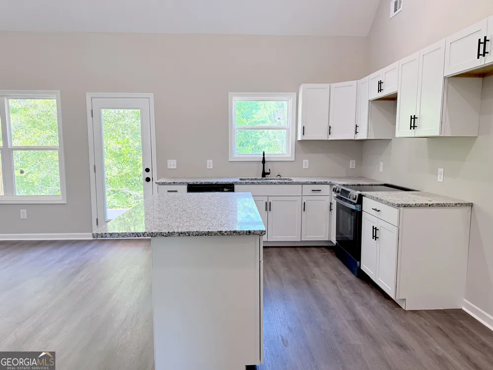117 Mason RDG Barnesville, GA 30204