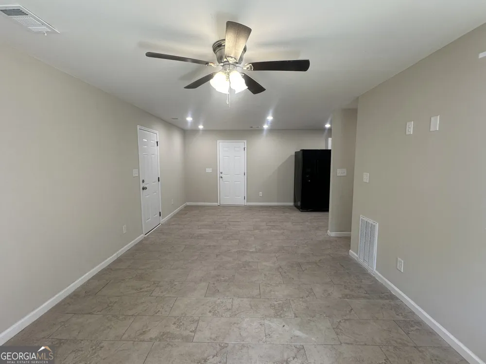 423 King DR Warner Robins, GA 31093