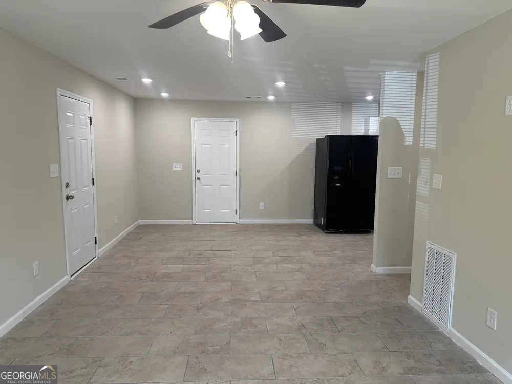 423 King DR Warner Robins, GA 31093