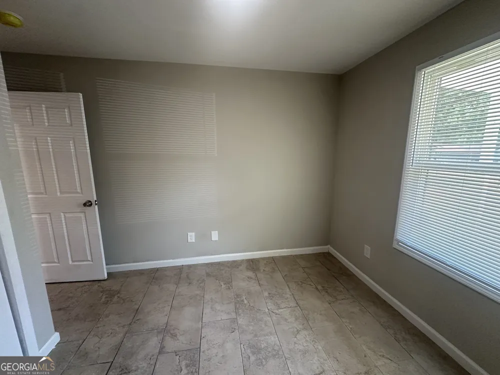 423 King DR Warner Robins, GA 31093