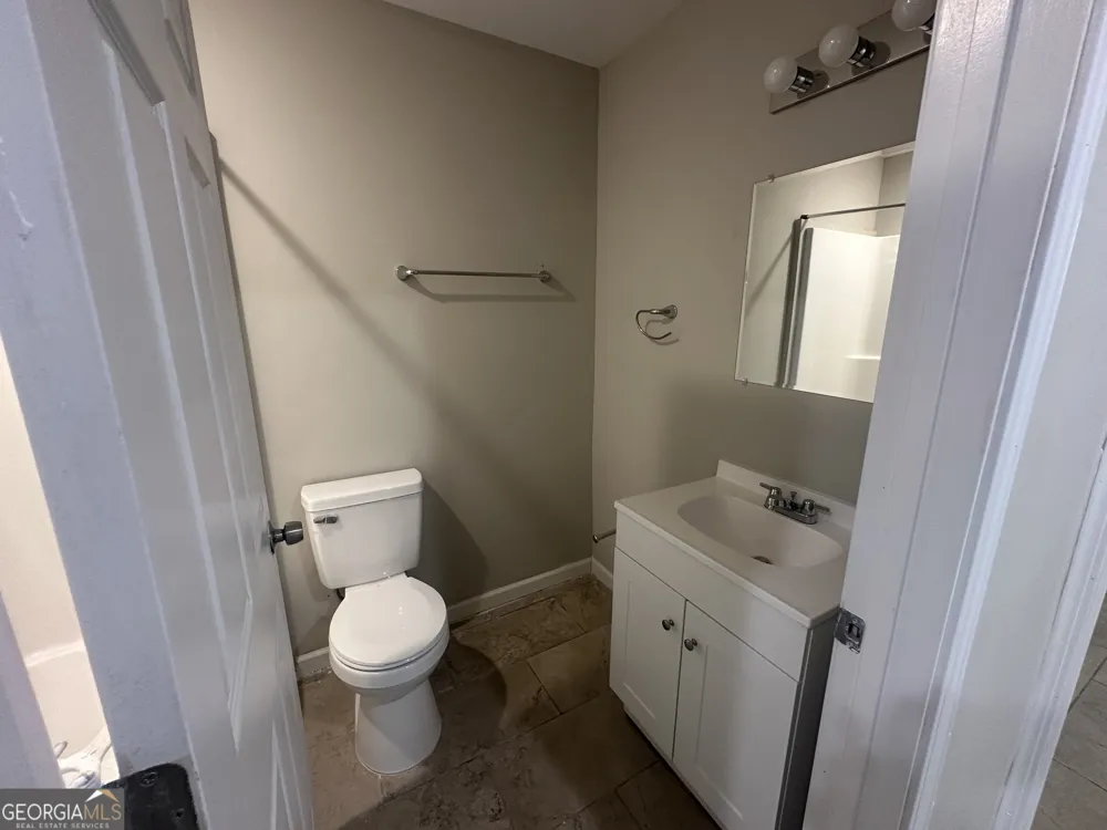 423 King DR Warner Robins, GA 31093