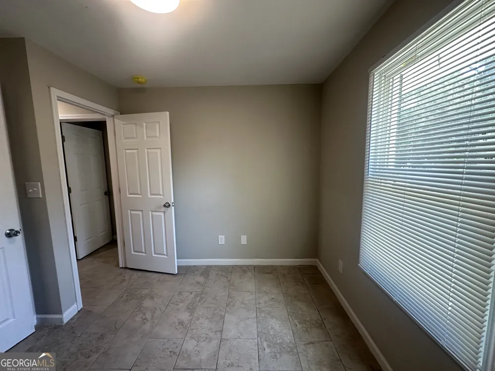 423 King DR Warner Robins, GA 31093