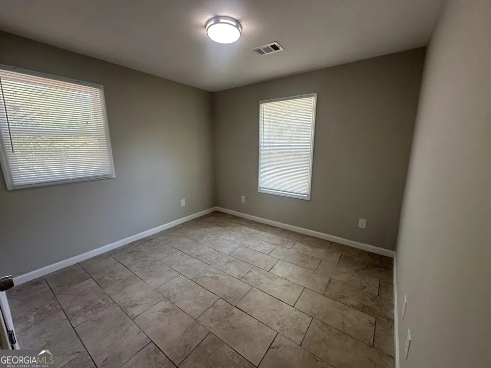 423 King DR Warner Robins, GA 31093