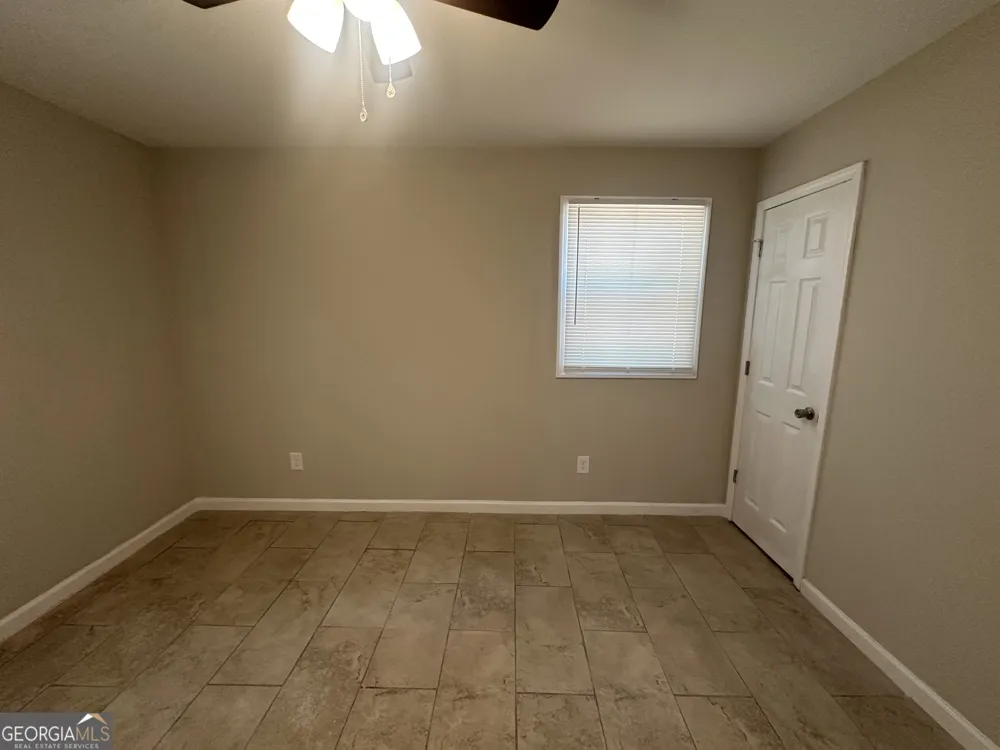 423 King DR Warner Robins, GA 31093