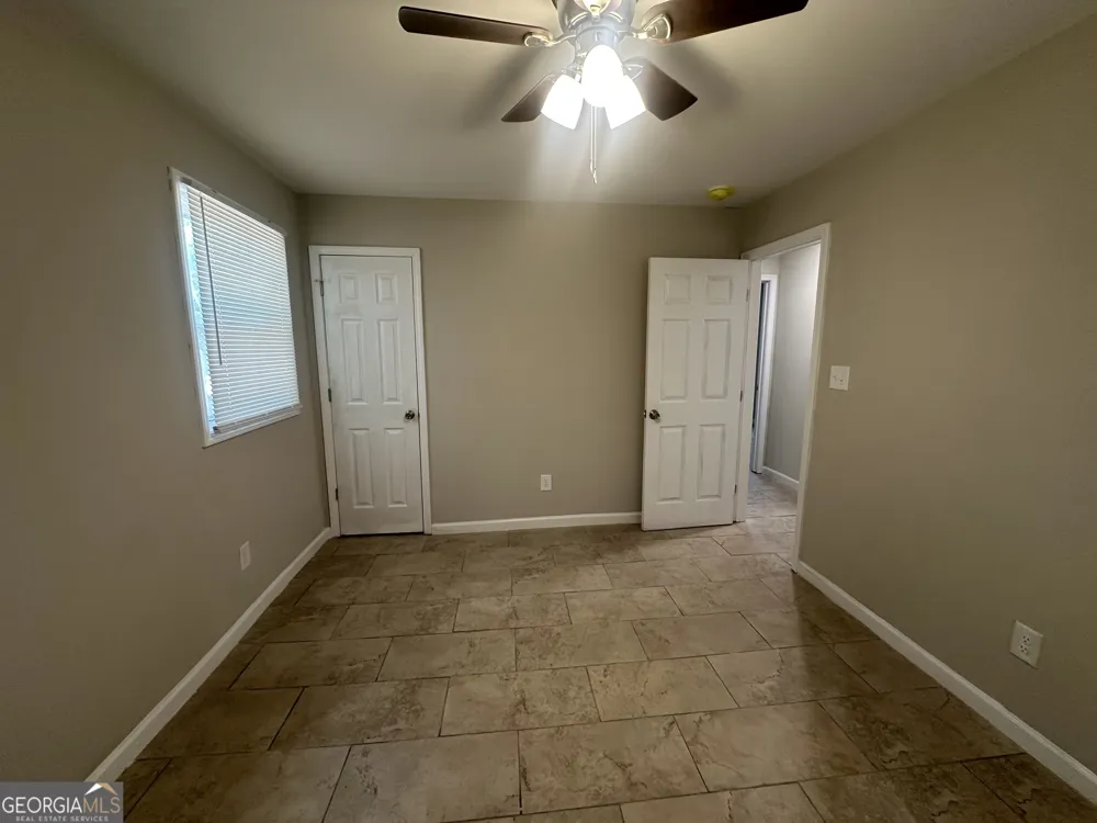 423 King DR Warner Robins, GA 31093