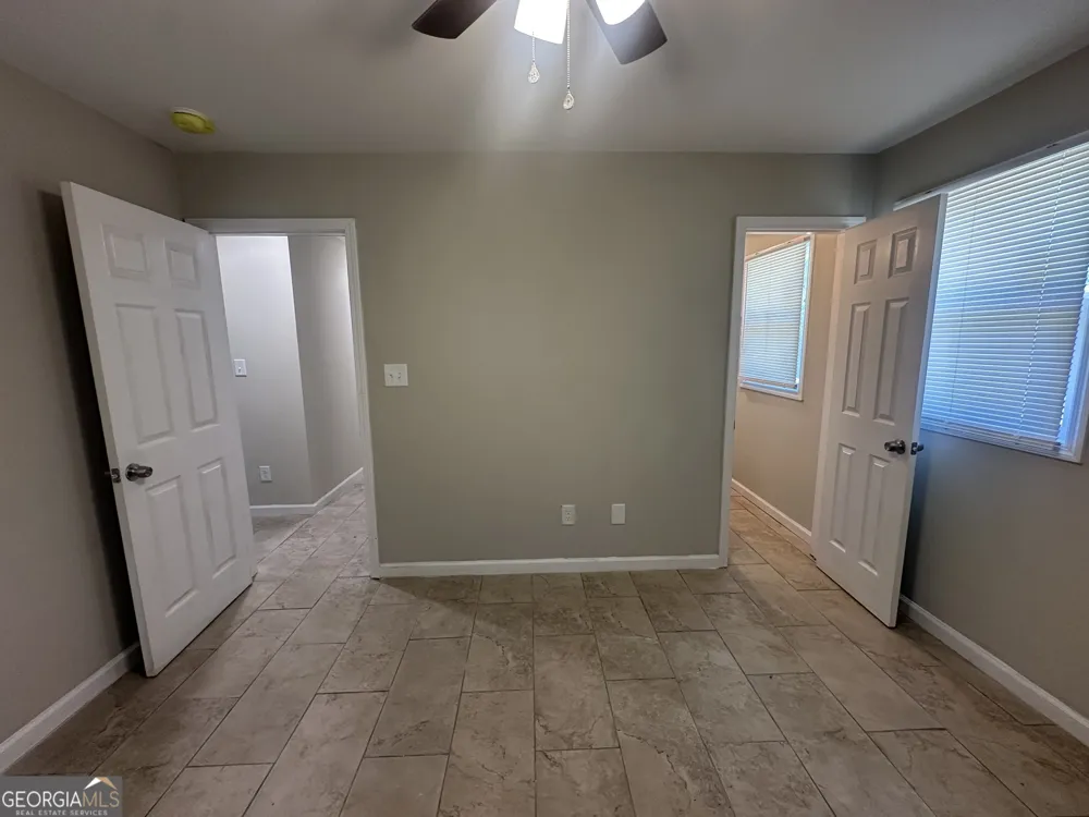 423 King DR Warner Robins, GA 31093
