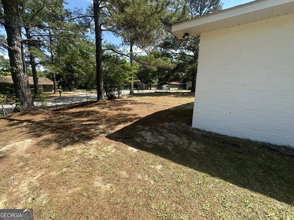 423 King DR Warner Robins, GA 31093