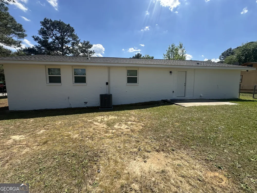 423 King DR Warner Robins, GA 31093