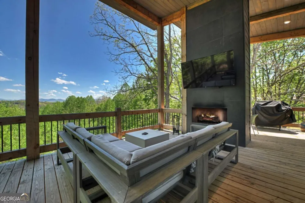 315 Blue Berry RDG Morganton, GA 30560