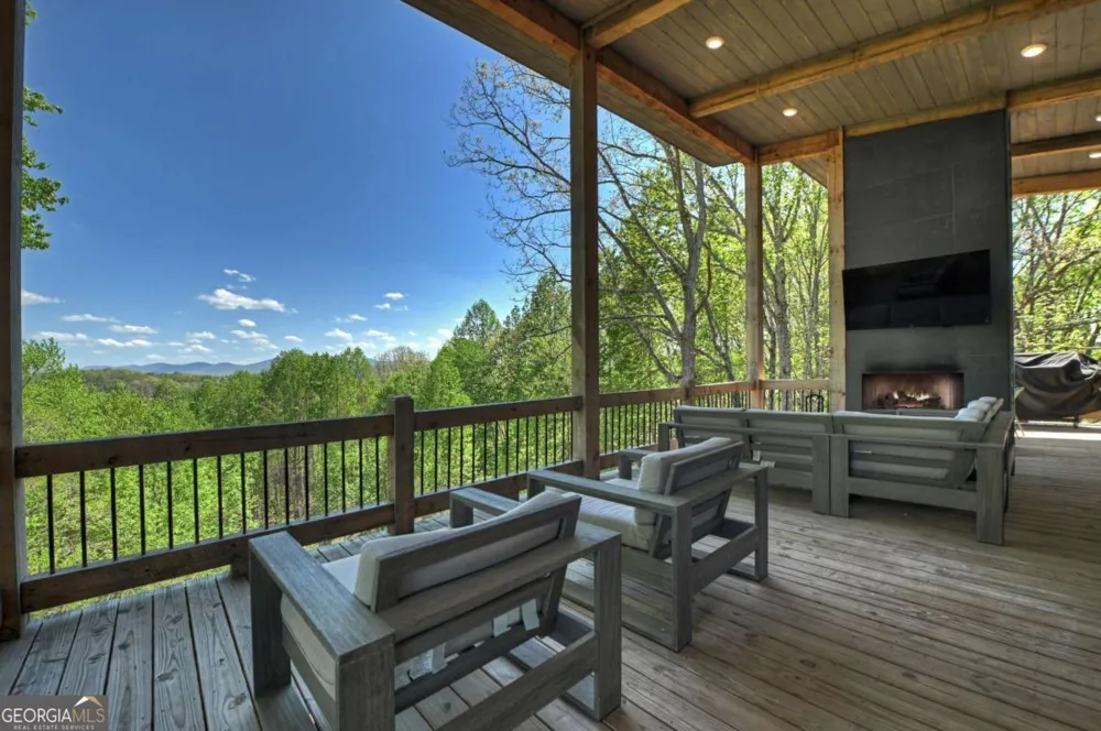 315 Blue Berry RDG Morganton, GA 30560