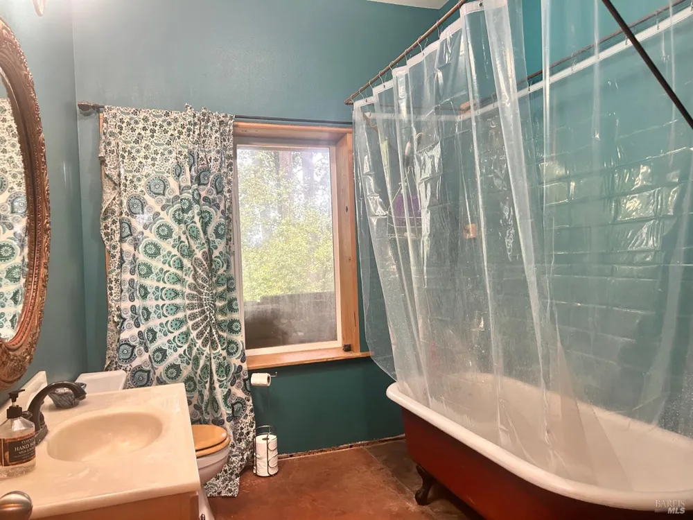 29281 Timberline Road Willits, CA 95490