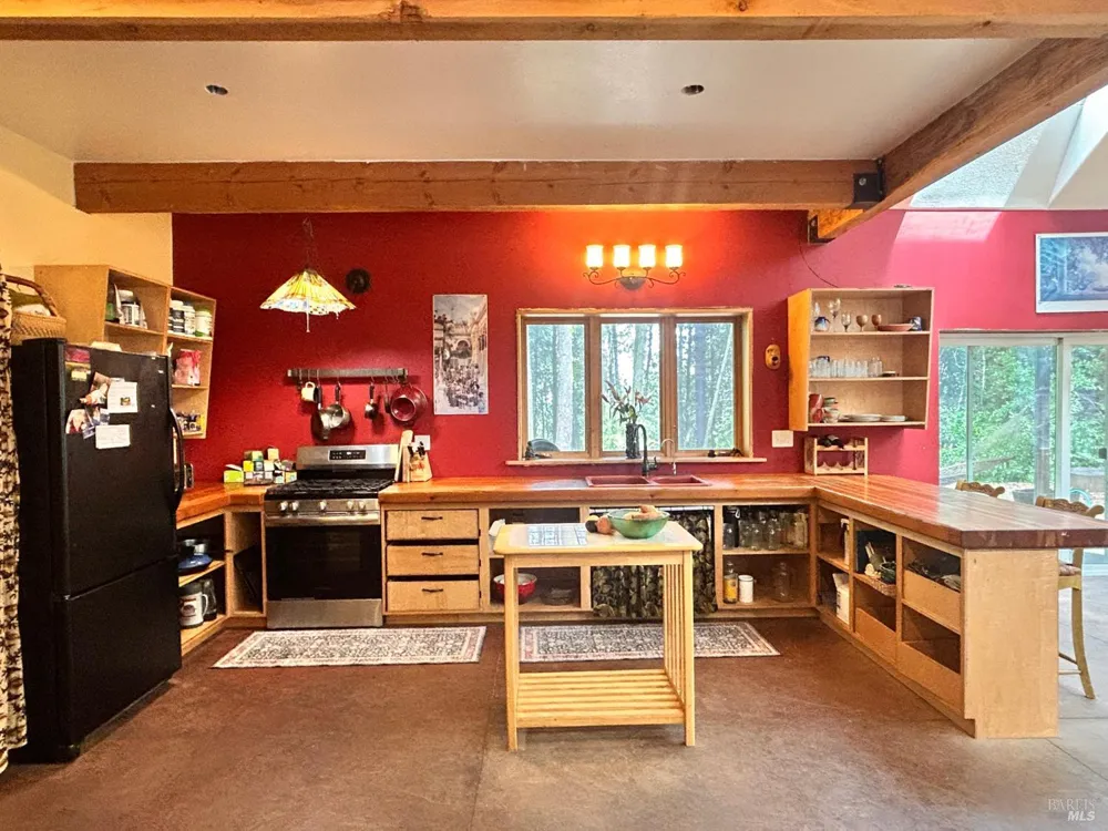 29281 Timberline Road Willits, CA 95490