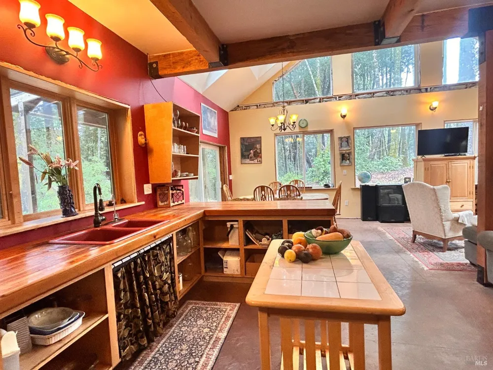 29281 Timberline Road Willits, CA 95490