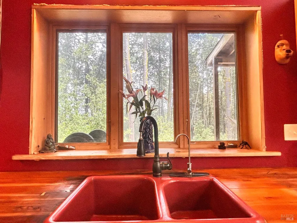 29281 Timberline Road Willits, CA 95490