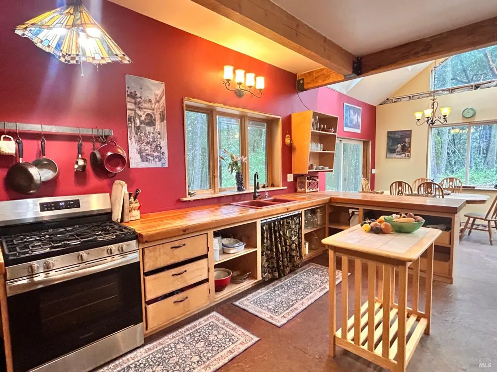 29281 Timberline Road Willits, CA 95490