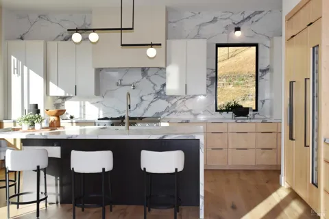 3921 Flintridge Drive