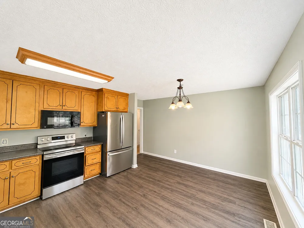 1164 Bert Moorehead RD Canon, GA 30520