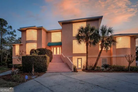 466 Midway CIR