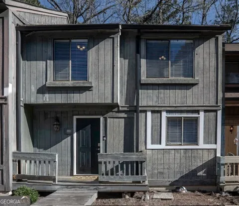 106 Fernbanks CT