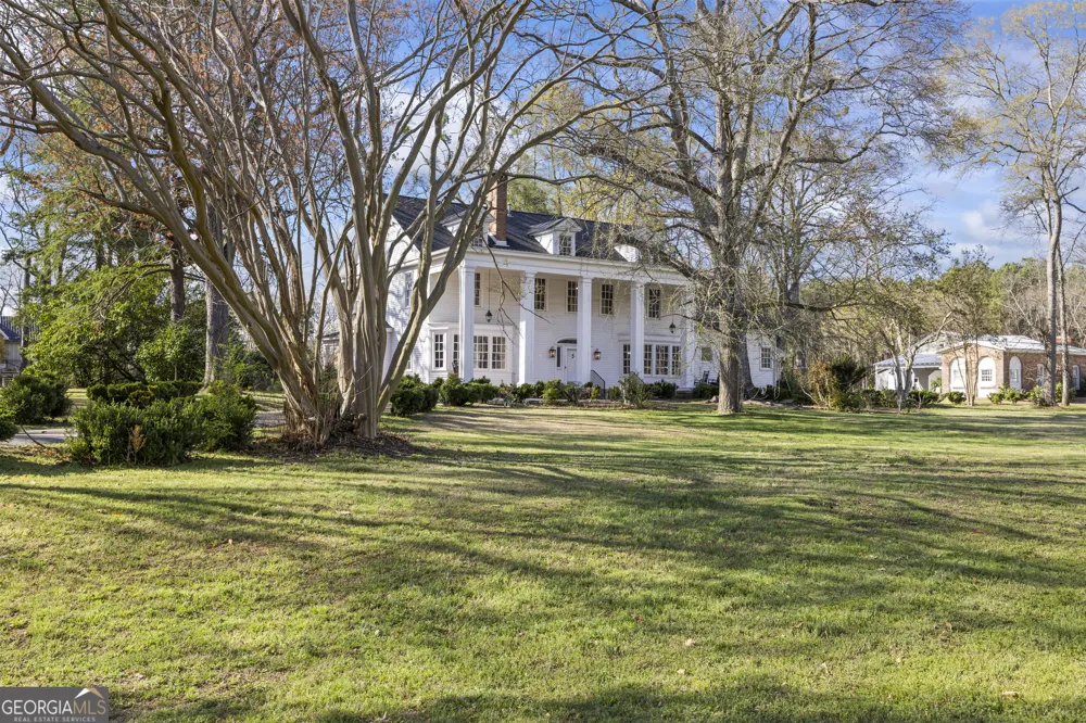 215 Hartwell RD Lavonia, GA 30553