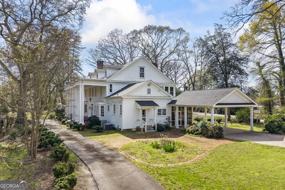 215 Hartwell RD Lavonia, GA 30553