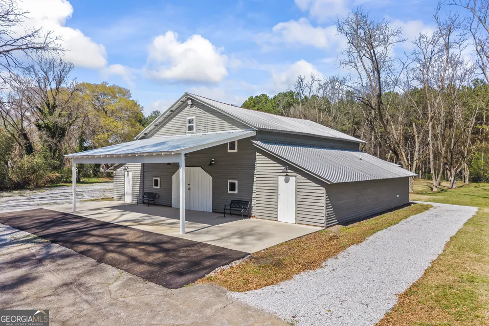 215 Hartwell RD Lavonia, GA 30553