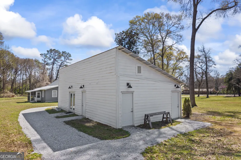 215 Hartwell RD Lavonia, GA 30553