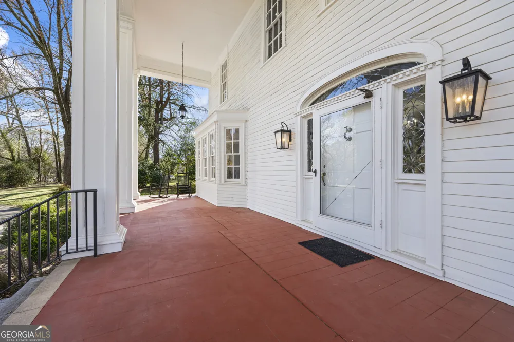 215 Hartwell RD Lavonia, GA 30553