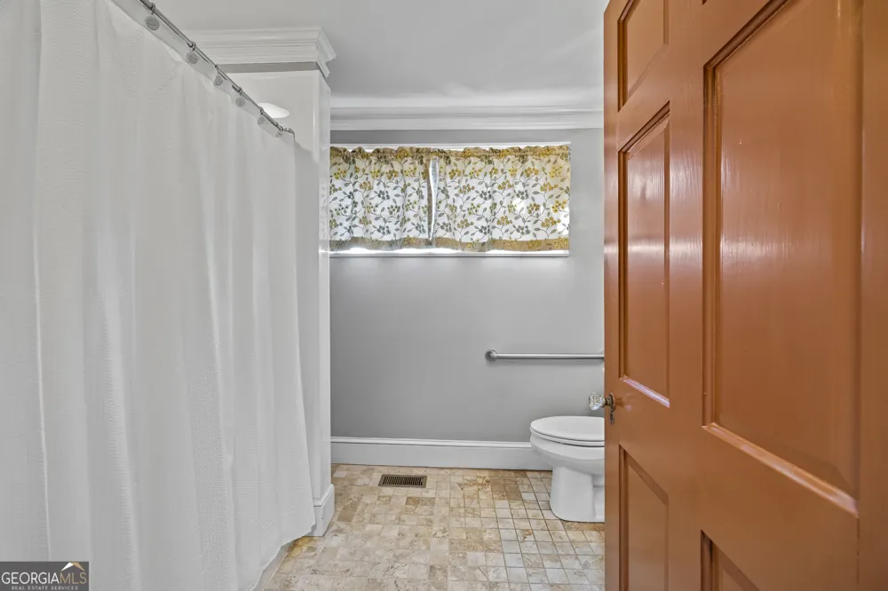 215 Hartwell RD Lavonia, GA 30553