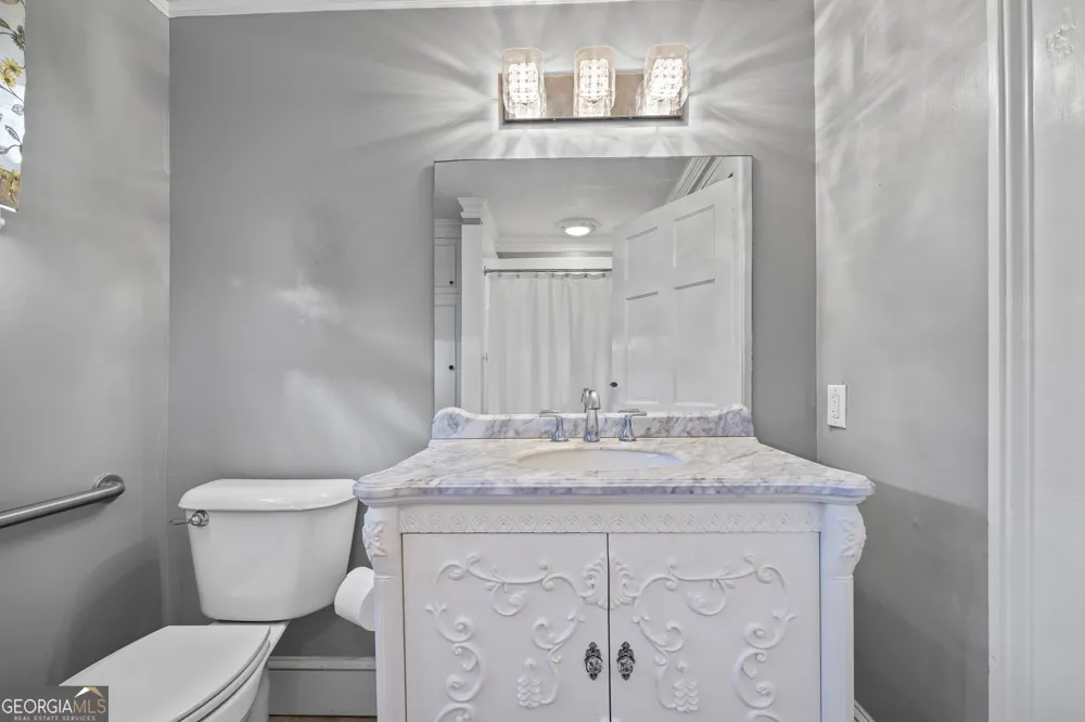 215 Hartwell RD Lavonia, GA 30553