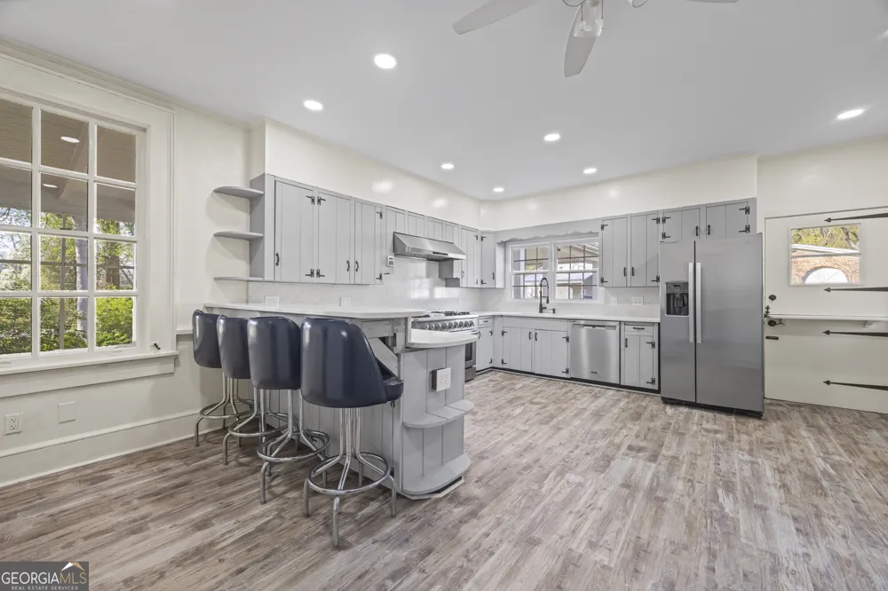 215 Hartwell RD Lavonia, GA 30553