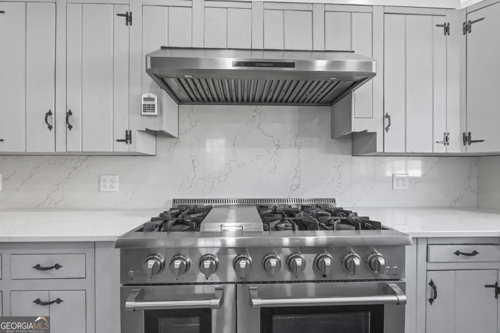 215 Hartwell RD Lavonia, GA 30553