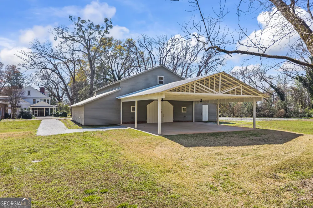 215 Hartwell RD Lavonia, GA 30553