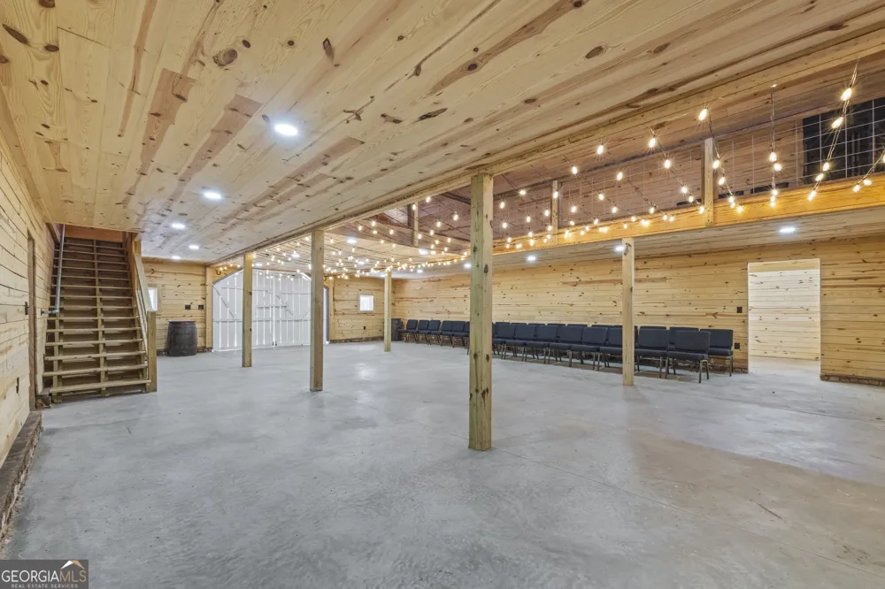 215 Hartwell RD Lavonia, GA 30553