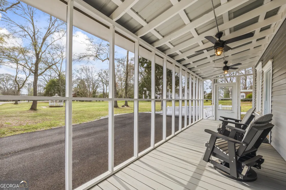 215 Hartwell RD Lavonia, GA 30553