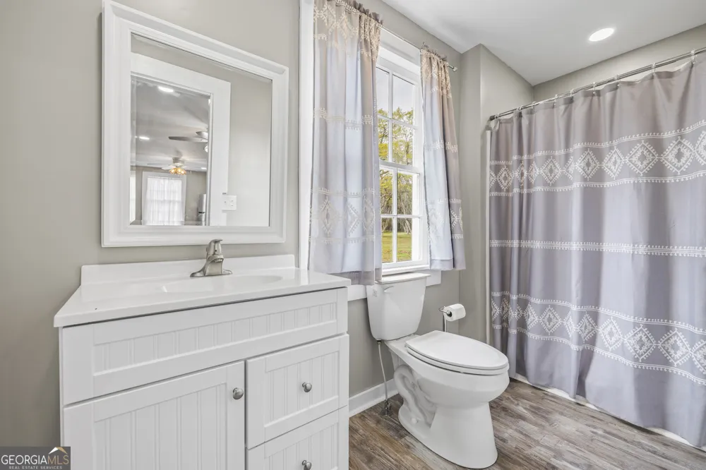 215 Hartwell RD Lavonia, GA 30553