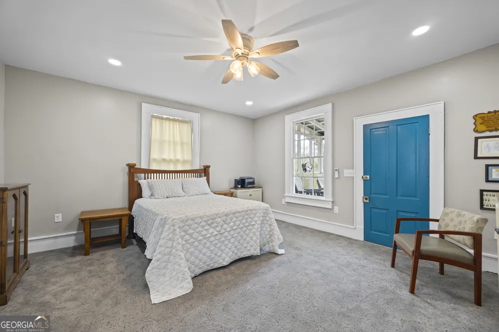 215 Hartwell RD Lavonia, GA 30553