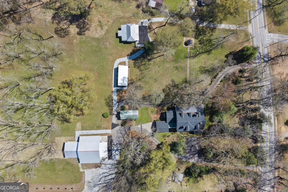 215 Hartwell RD Lavonia, GA 30553