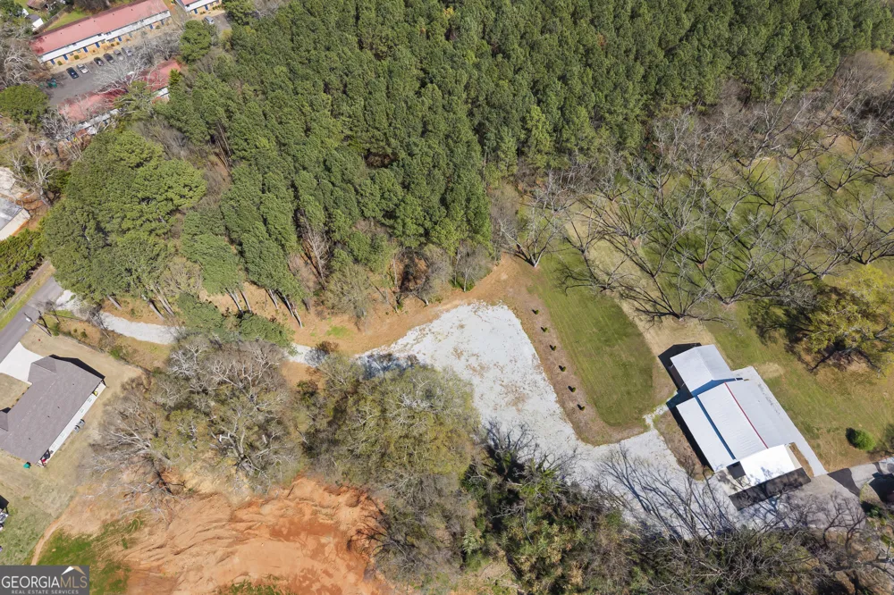 215 Hartwell RD Lavonia, GA 30553