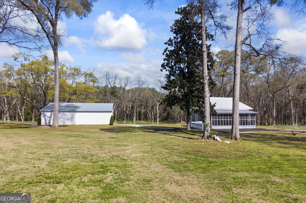 215 Hartwell RD Lavonia, GA 30553